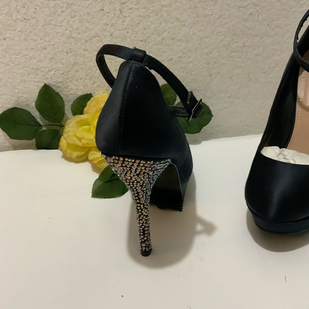 𝗦𝗧𝗘𝗩𝗘 𝗠𝗔𝗗𝗗𝗘𝗡 𝗚𝗟𝗜𝗧𝗭𝗬 𝗣𝗟𝗔𝗧𝗙𝗢𝗥𝗠 𝗛𝗘𝗘𝗟𝗦 SIZE 7.5 M - Picture 3 of 12